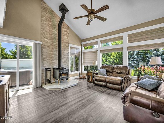 5th image of 892 Marion Way