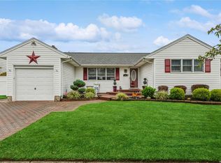 69 Cheshire Rd, Bethpage, NY 11714