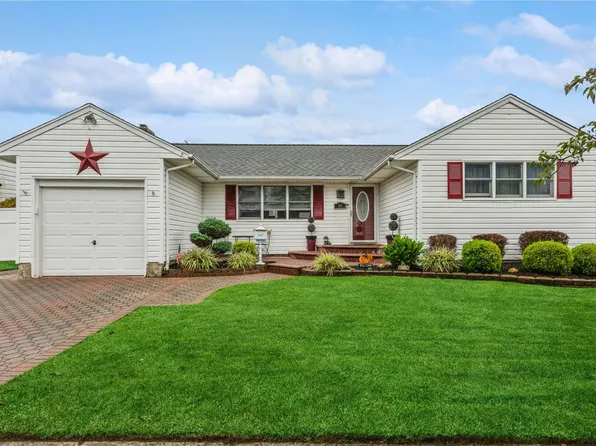 69 Cheshire Road, Bethpage, NY 11714