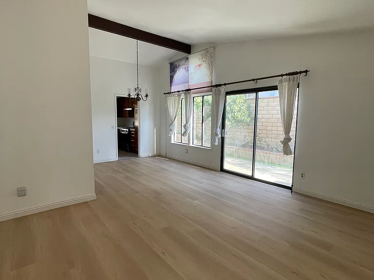 1214 Vassar Ln — Photo 5