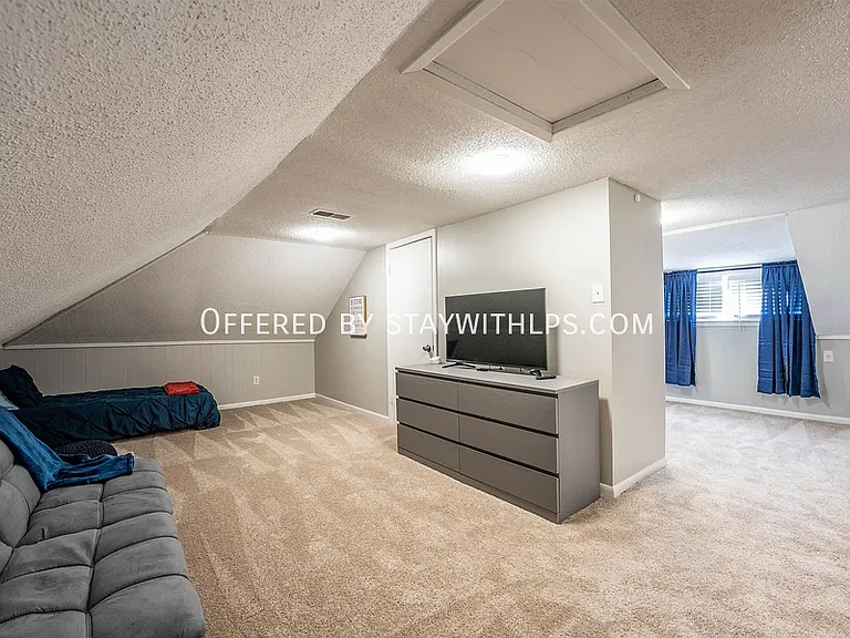 2035 Central Ave — Photo 16