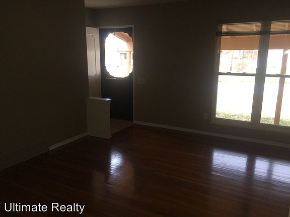 2nd image of 2514 Linnell Dr