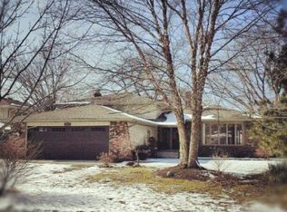 9518 Dogwood Ln, Munster, IN 46321
