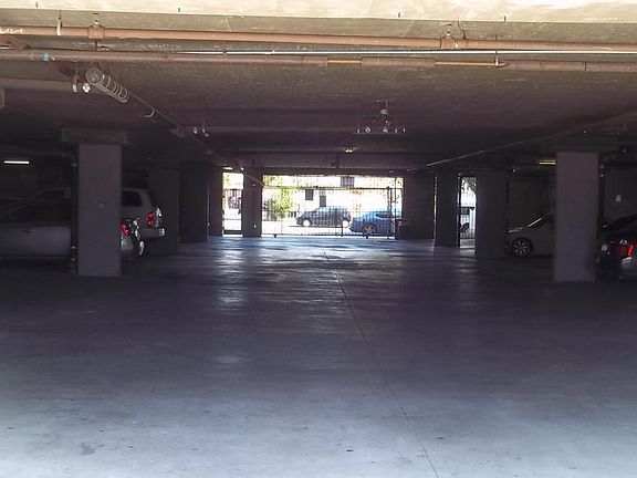 Parking garage