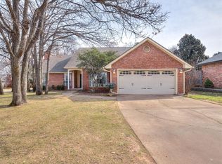2112 Powderhorn, Edmond, OK 73034