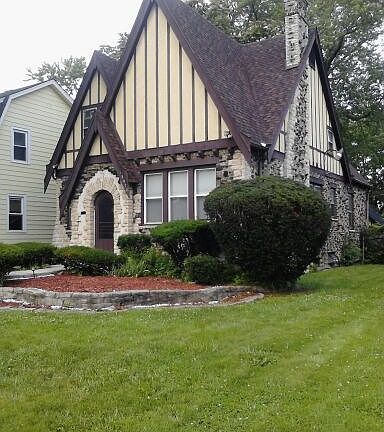 2nd image of 15027 Vine Ave