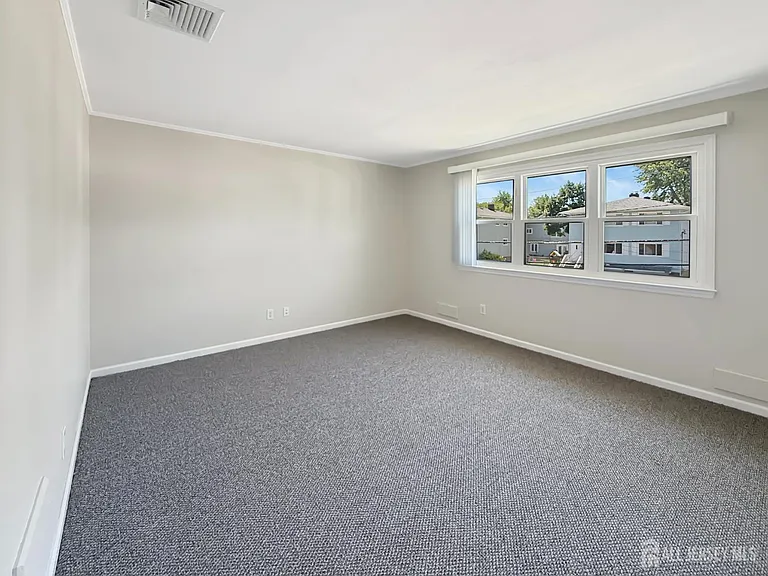19 S Van Buren Ave — Photo 6