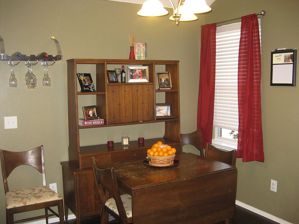 Dining Room - Seating for 8