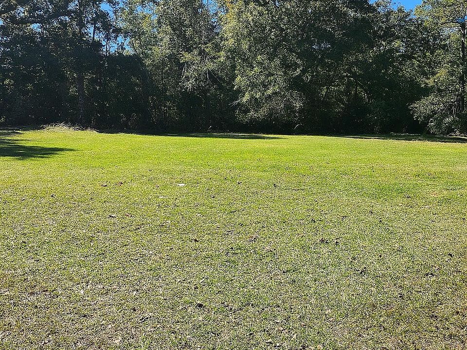 2nd image of 114 Old Farm Road