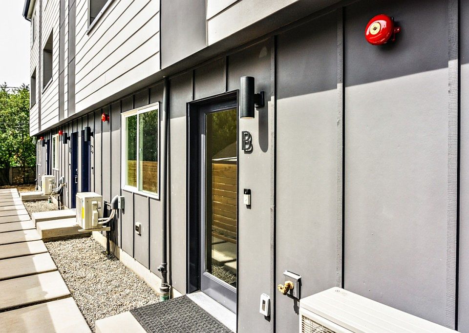 1st image of 15425 2nd Ave NE Unit B