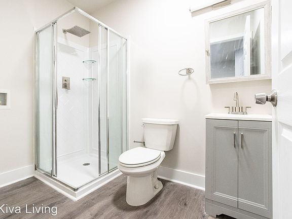 5th image of 2910 N Woodstock St #1