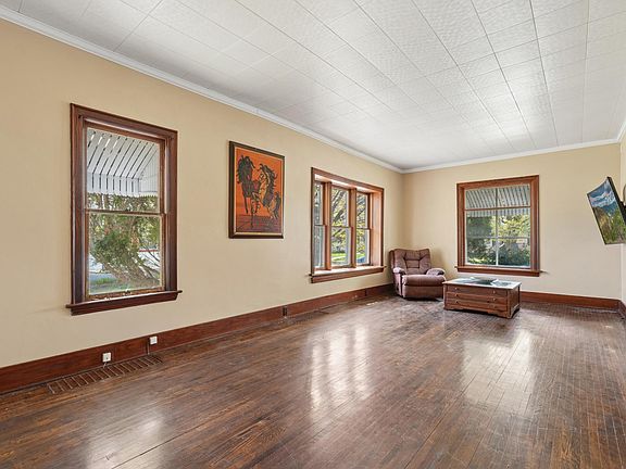 5th image of N218 McKay Ave