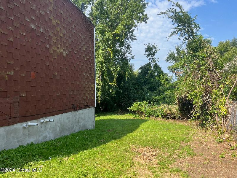 3rd image of 321 9th Street