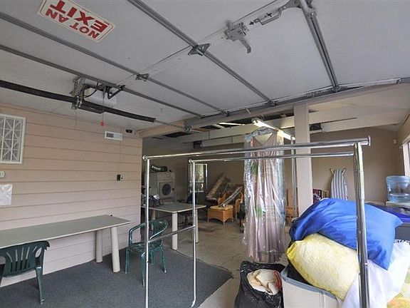 5th image of 151 N Pioneer St
