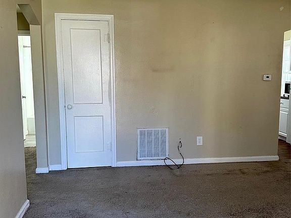 2nd image of 834 Whittier St