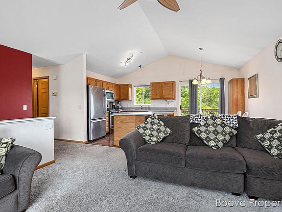 5th image of 380 Tall Grass Dr