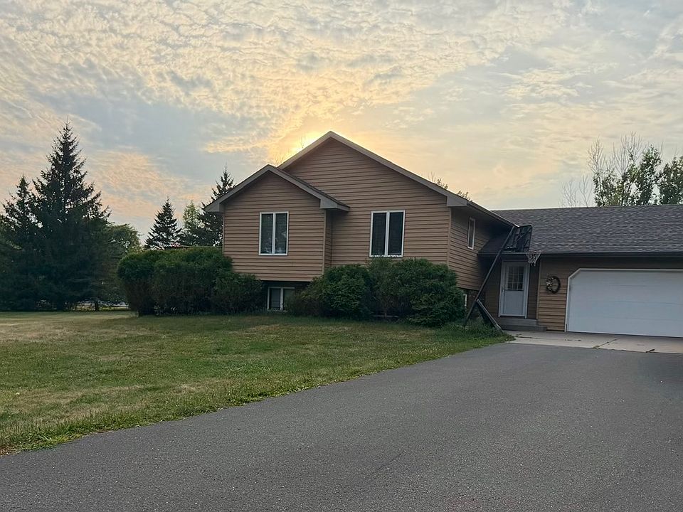 940 Becky Circle.
Street view of house.
Large yard and attached two-car garage.