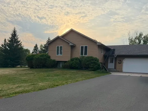940 Becky Cir, Hudson, WI 54016