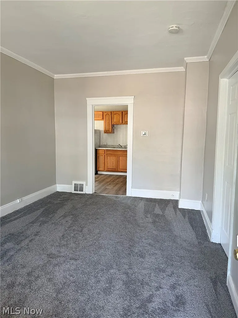 2 bed, 1.0 bath, $1,100 — Photo 2