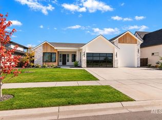 846 N Creekwater Ave, Eagle, ID 83616