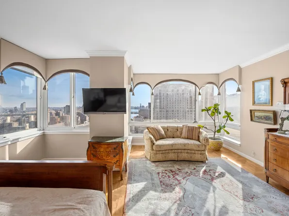 524 East 72nd Street image 11 of 30