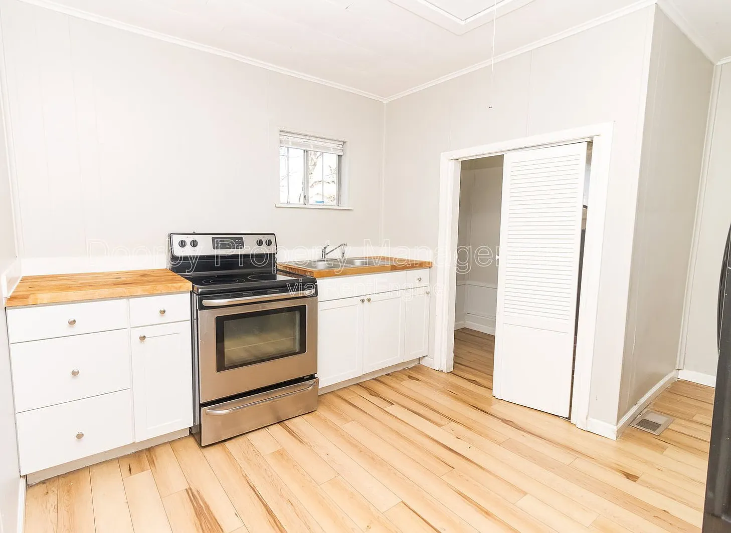 3 bed, 1.0 bath, 950 sqft, $1,195 — Photo 3
