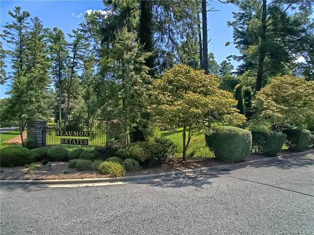1st image of 93 Beaumont Dr