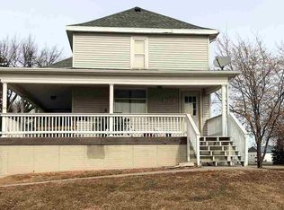1204 Lincoln St, Vermillion, SD 57069