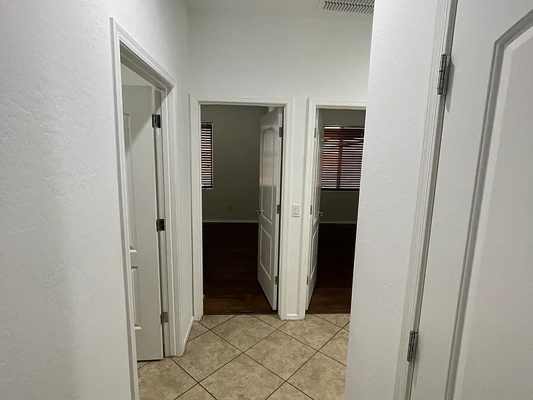4425 E Muriel Dr — Photo 28