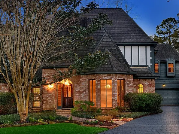 28 Mellow Leaf Ct, Spring, TX 77381