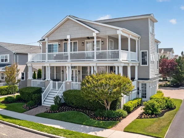 108 21st St APT 1, Ocean City, NJ 08226