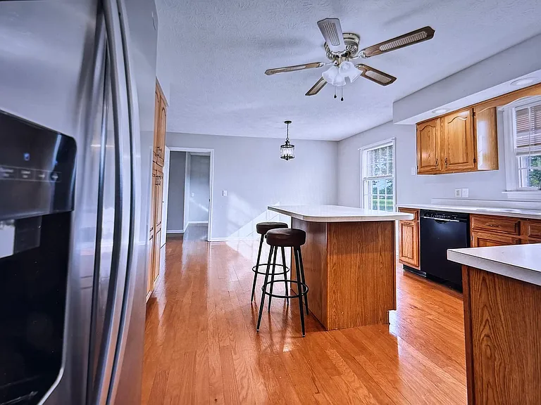250 Savannah Dr #250 — Photo 10