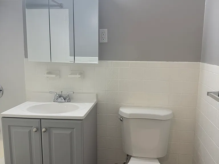 Garden Hill Apartments — Photo 5