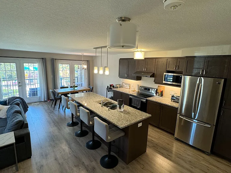 45 Bank Swallow Cres — Photo 7