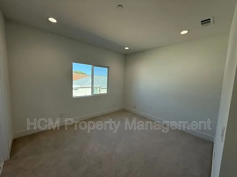 7643 14th St — Photo 11