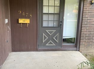9478 Fernwood Dr, Olmsted Falls, OH 44138