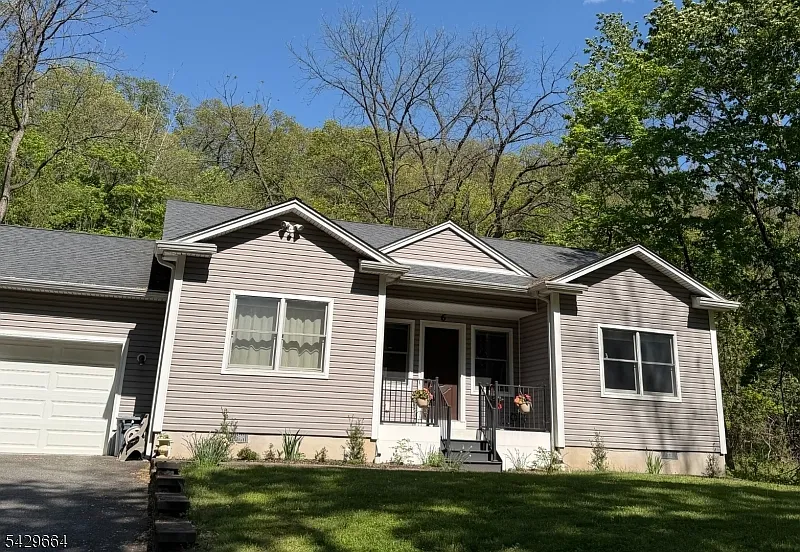 6 Moiyas Rd, Wayne, NJ 07470 — Photo 2