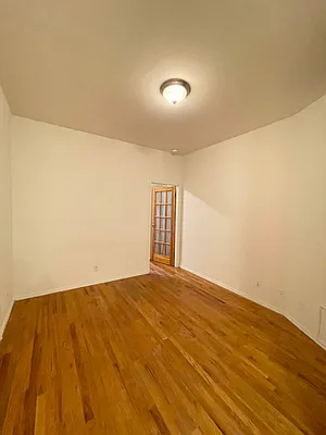Rented by Jonis Realty | media 4