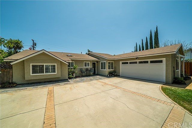Gorgeous upgraded single story home in Upland!