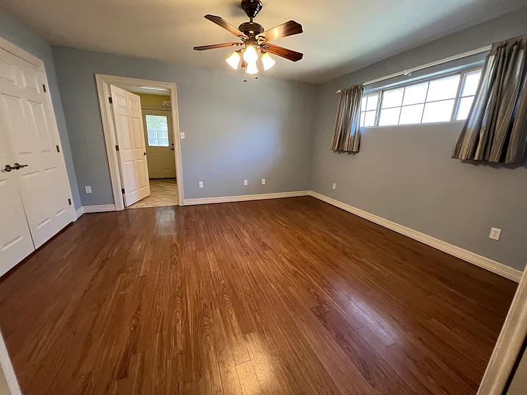 1825 Glenway Dr — Photo 11