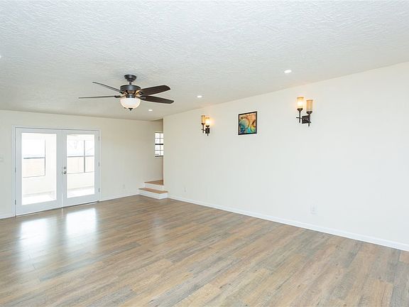 4th image of 5006 Thunderbird Ln