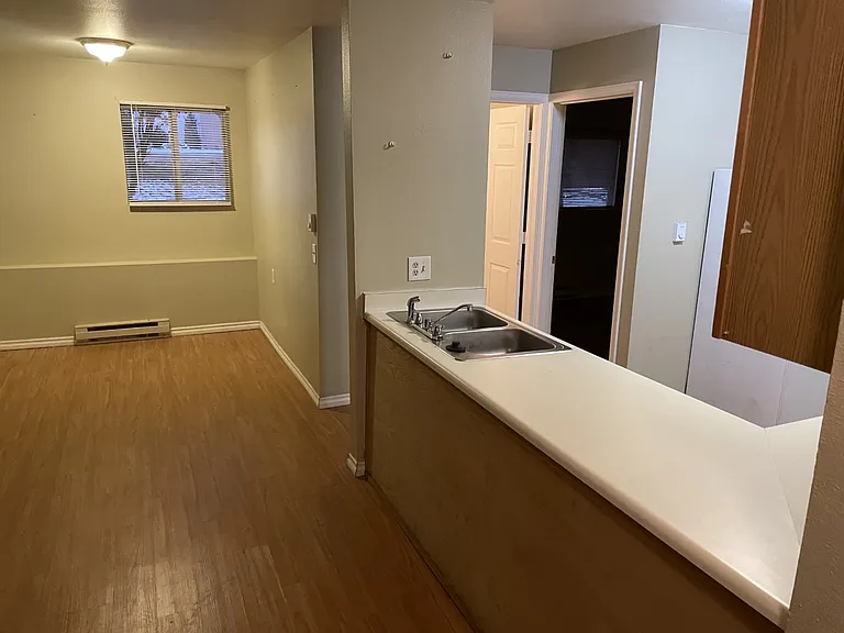 4531 Boardwalk Dr W #Y-Y-2 — Photo 2