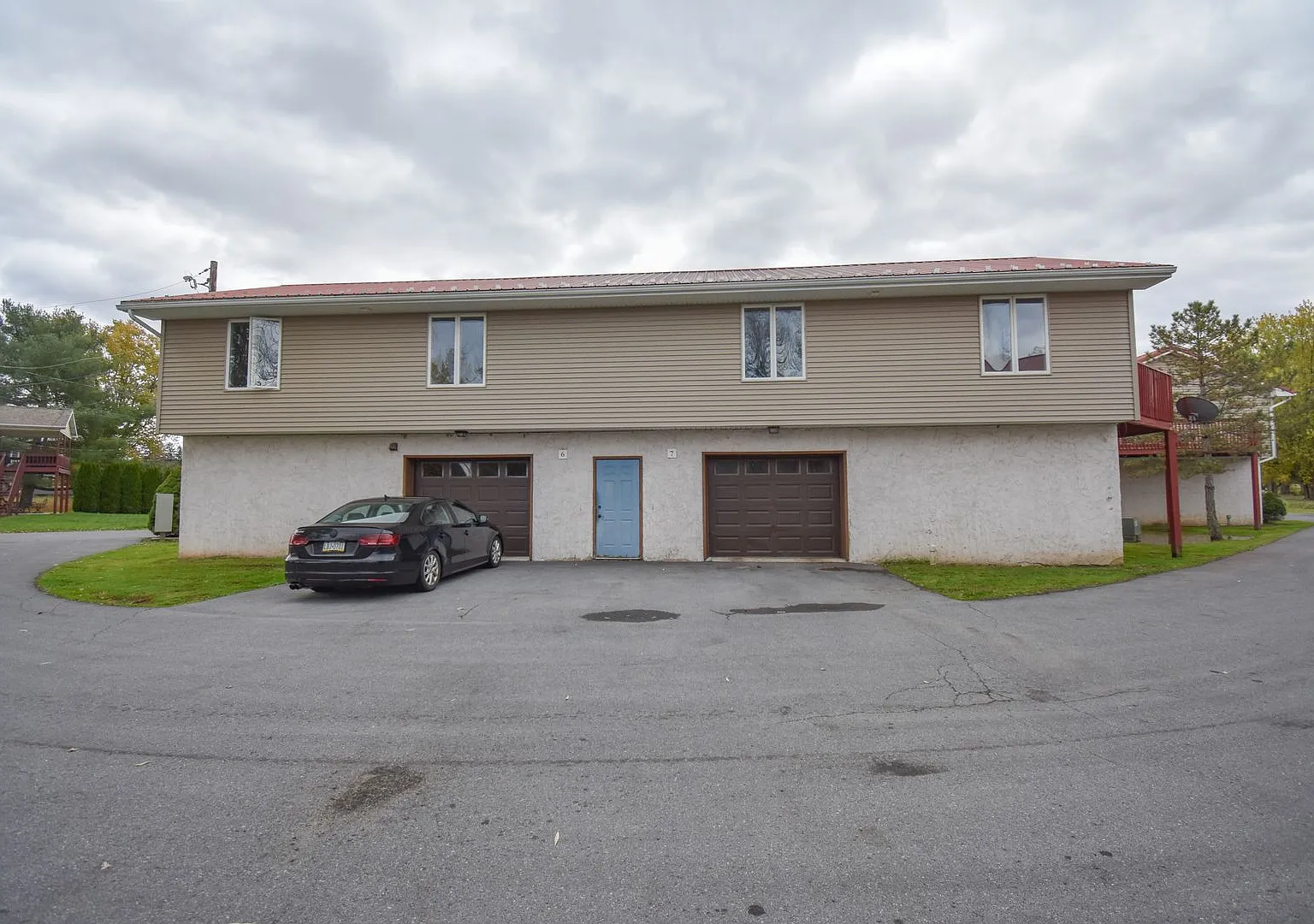 2 Bedroom in Jersey Shore with 1 Car Garage! — Photo 2