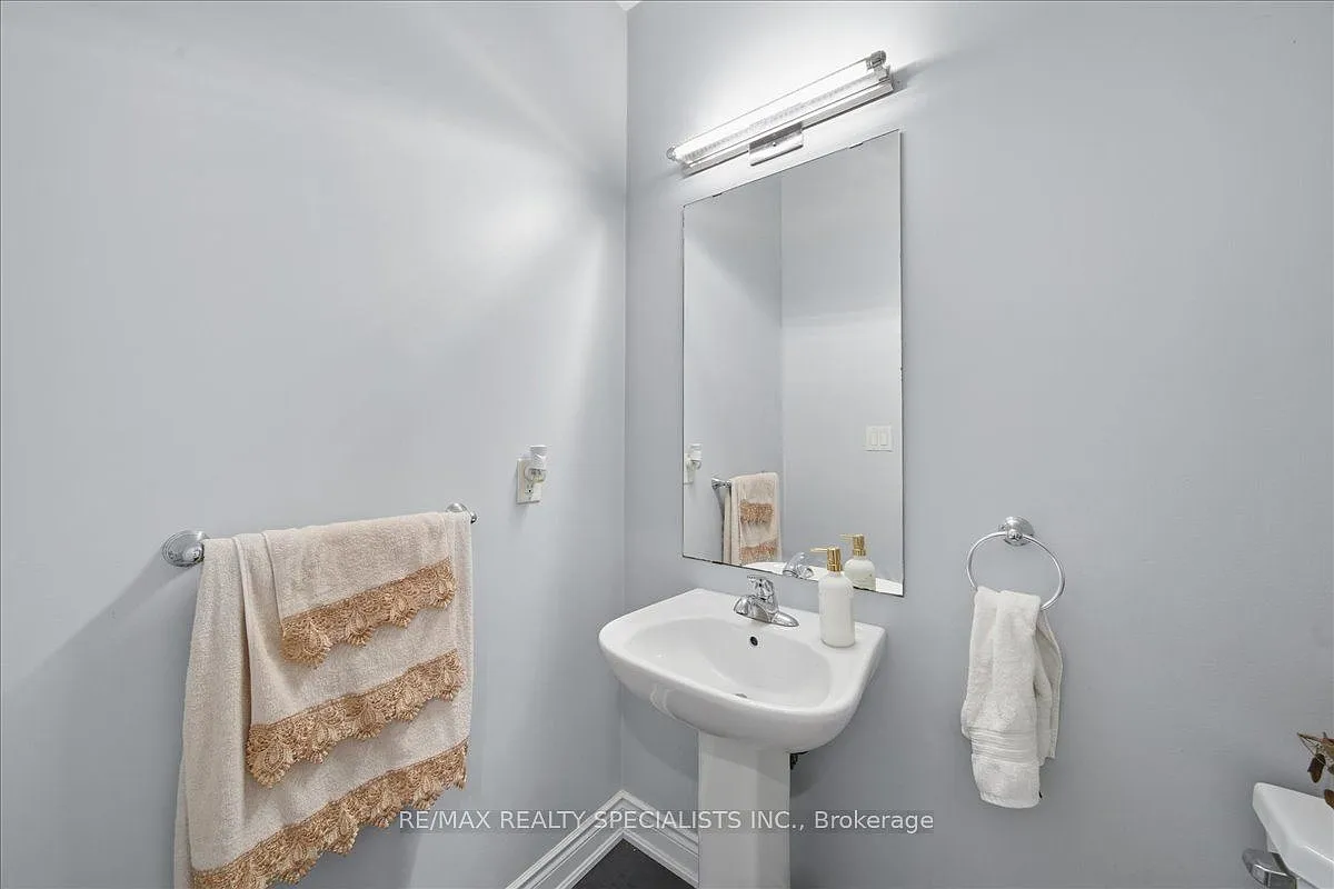 4 bed, $3,200 — Photo 4