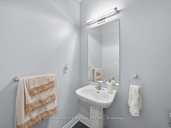 4th image of 77 McKenzie Way