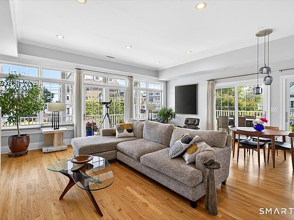 4th image of 284 Shore Drive