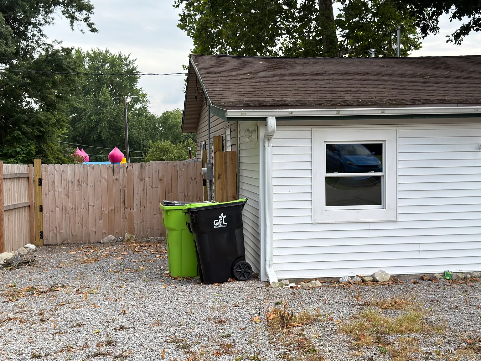 3 bed, 672 sqft, $1,000 — Photo 2