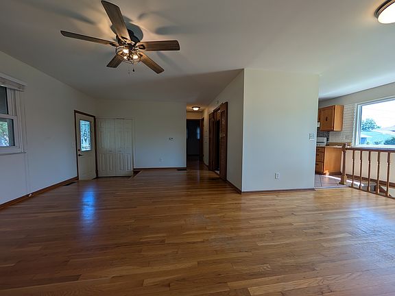 3rd image of 3728 Capistrano Way