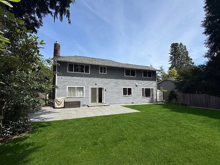 18913 SE 44th Pl — Photo 23