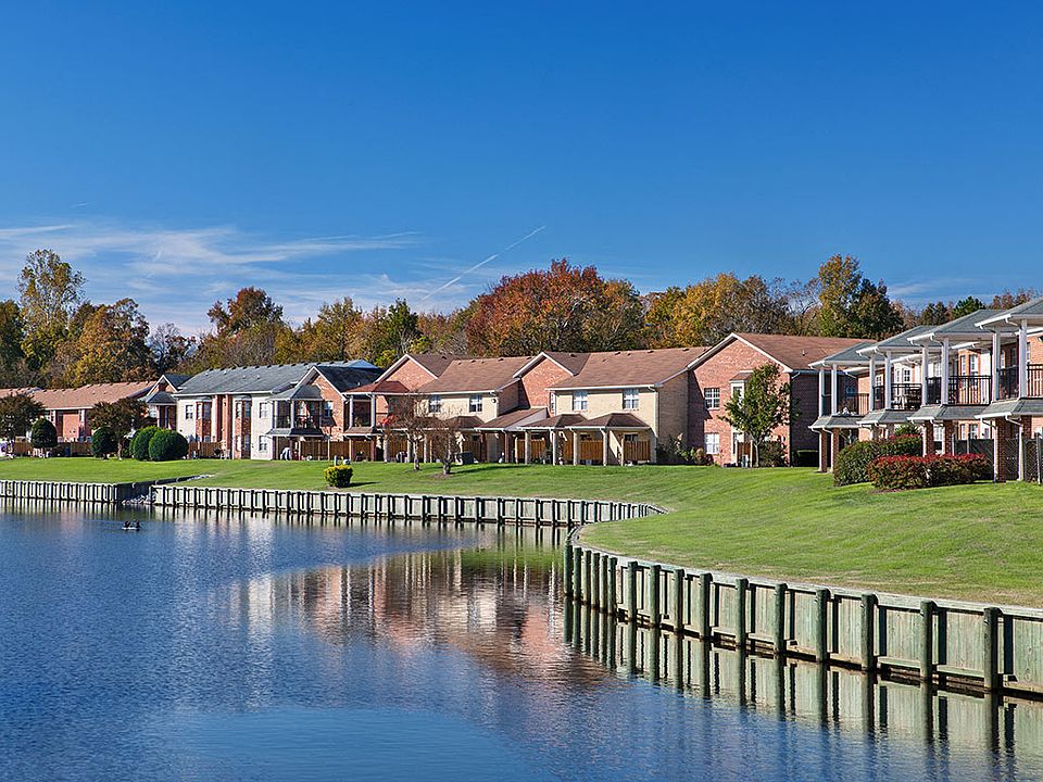 Holly Point Apartments are situated in the heart of Chesapeake